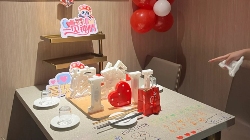 喝奶茶、吃汉堡，现在的年轻人流行在婚礼上“整活”