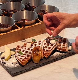 79元一位的披萨自助，单店月入80万，如何做到的？(图6)