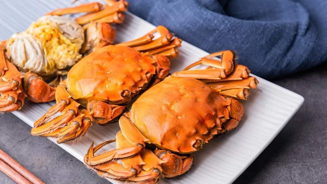 旺季不旺、价格腰斩！大闸蟹怎么了？