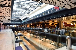 一批餐饮店正率先“抛弃”商场(图2)