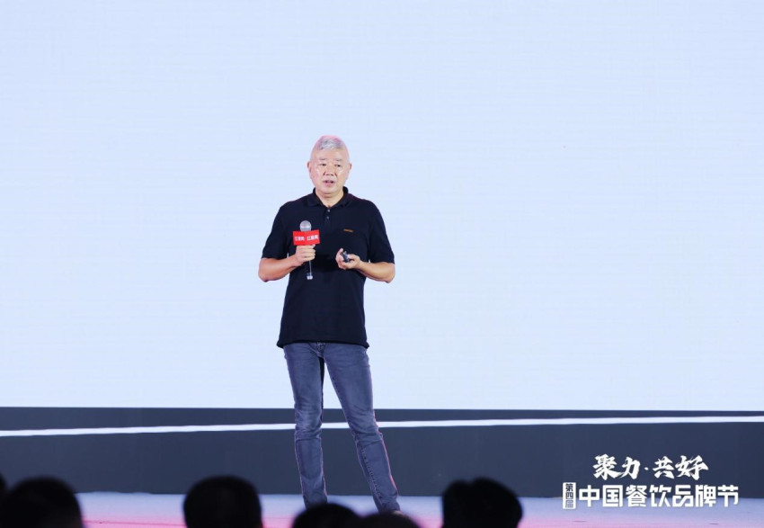 隋政军：木屋烧烤坚决不打价格战，近几年还涨价了(图1)