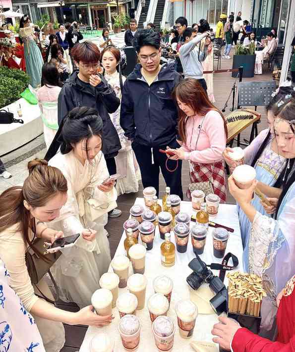 传统文化与年轻人的时光交织，茯灵记杭城首秀暨轻养品鉴分享会成功举办(图2)