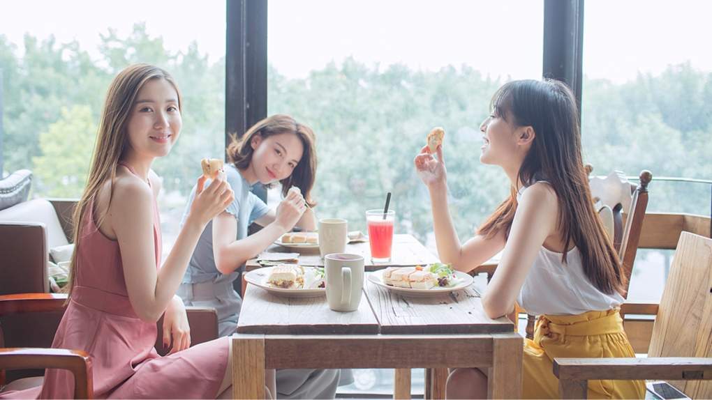 消费者才是真正的“老板”，做餐饮不赚钱，要跟他拿答案