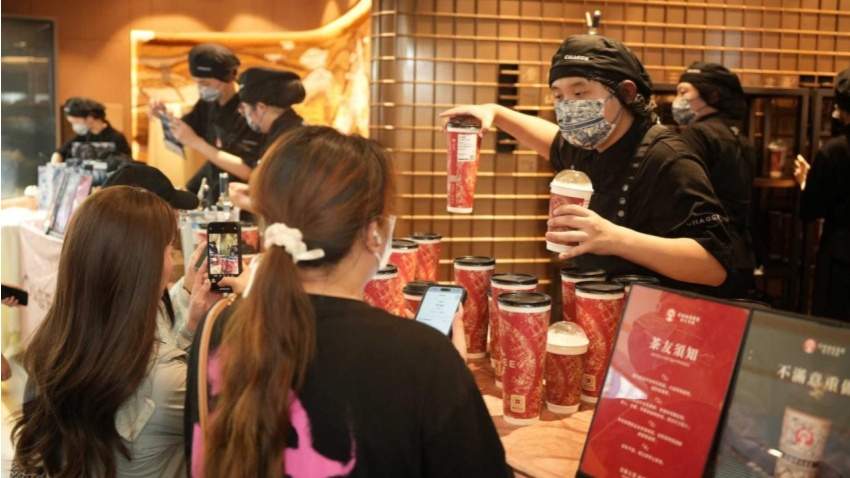 两天销售近万杯茶饮 香港投资推广署发文欢迎 霸王茶姬：看好香港市场并有长期规划