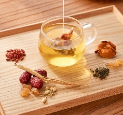 霸王茶姬上线微短剧；茶里回应“欠薪”事件(图1)