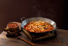 “脆皮青年”新饭搭，爆火砂锅菜又出新招(图5)