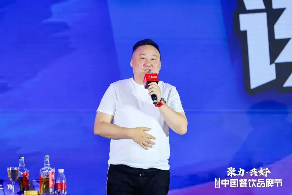 “低价风”到底该不该跟？8位餐饮品牌创始人吵翻了！(图2)