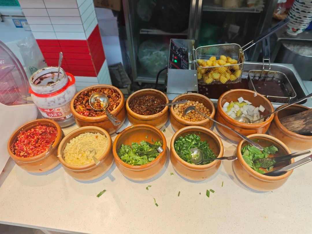 “7元生烫吊龙”拯救粉面馆，米线店又有“新顶流”？(图7)