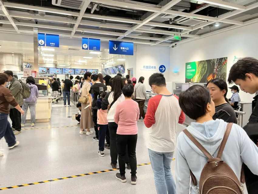 实体商业兴起“混搭风”，餐饮成“万能搭子”(图1)