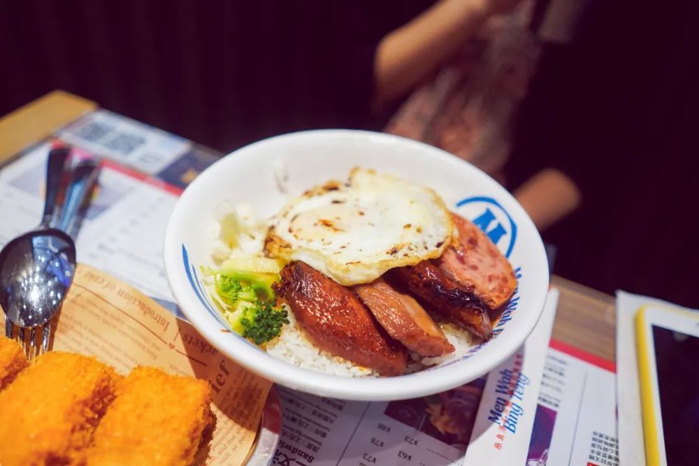 关店、收缩、亏损……港式茶餐厅“大退潮”?(图3) 关店、收缩、亏损……港式茶餐厅“大退潮”?(图3)