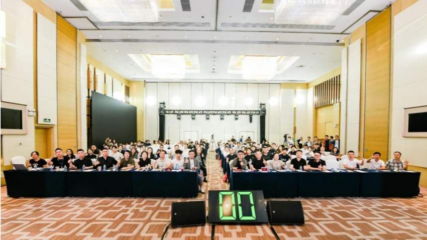 联合餐饮产业上下游，探讨破局发展新方向