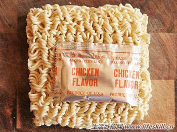 方便面的调料里到底都有什么?(图1) 方便面的调料里到底都有什么?